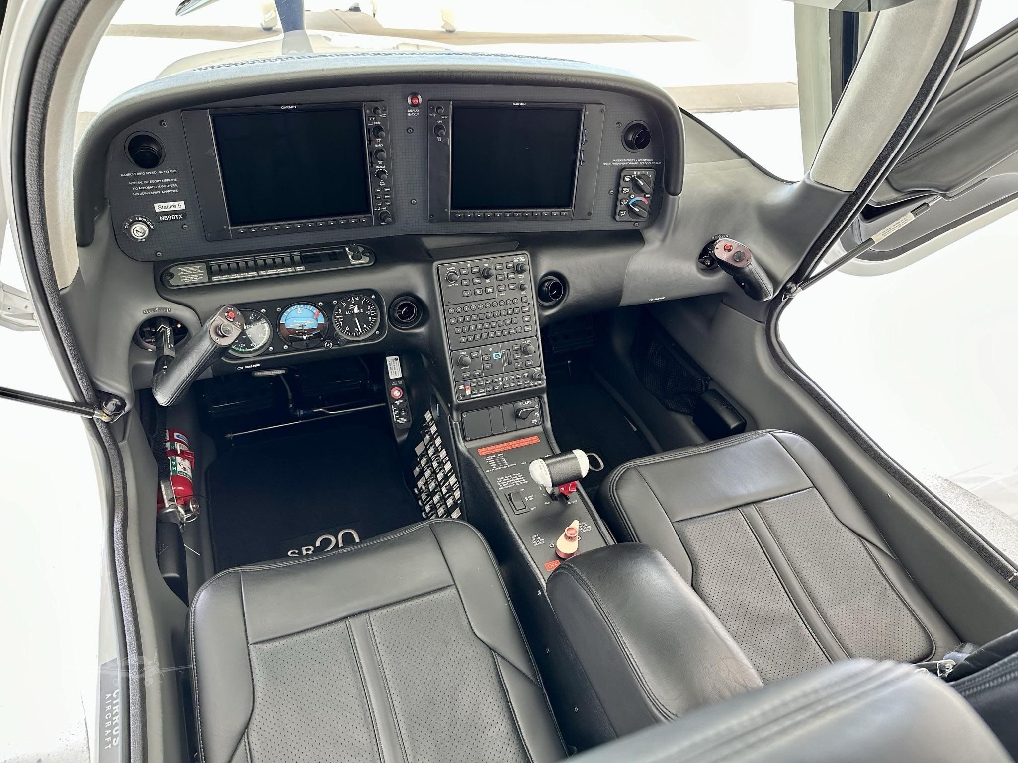 jet aziendale CIRRUS SR20